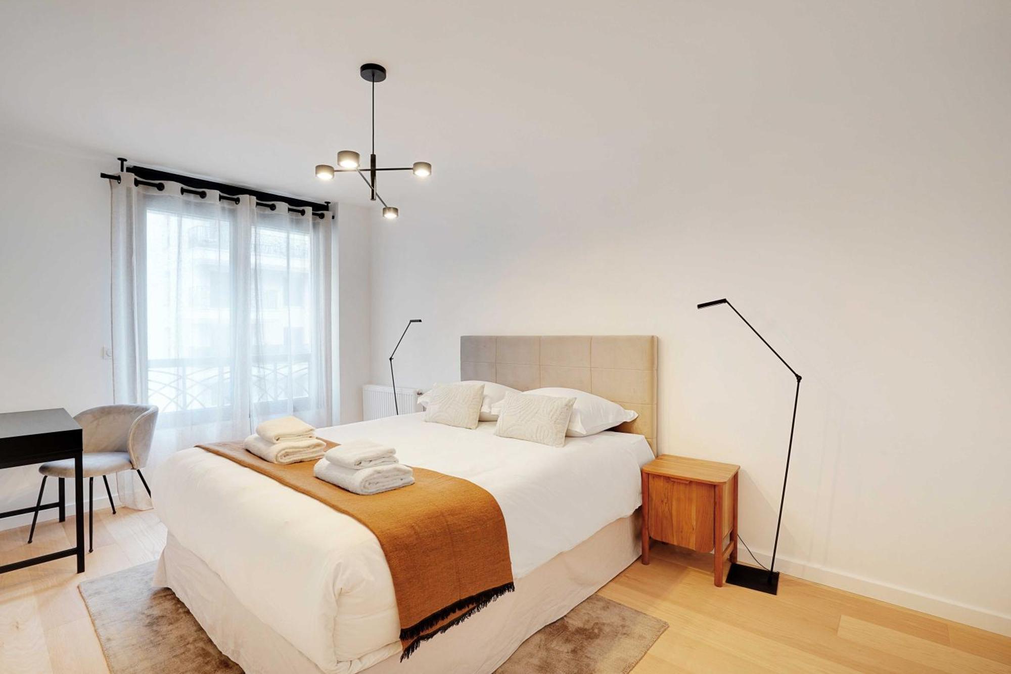 Raffinement Et Confort Dans Cette Residence A Levallois-Perret Esterno foto