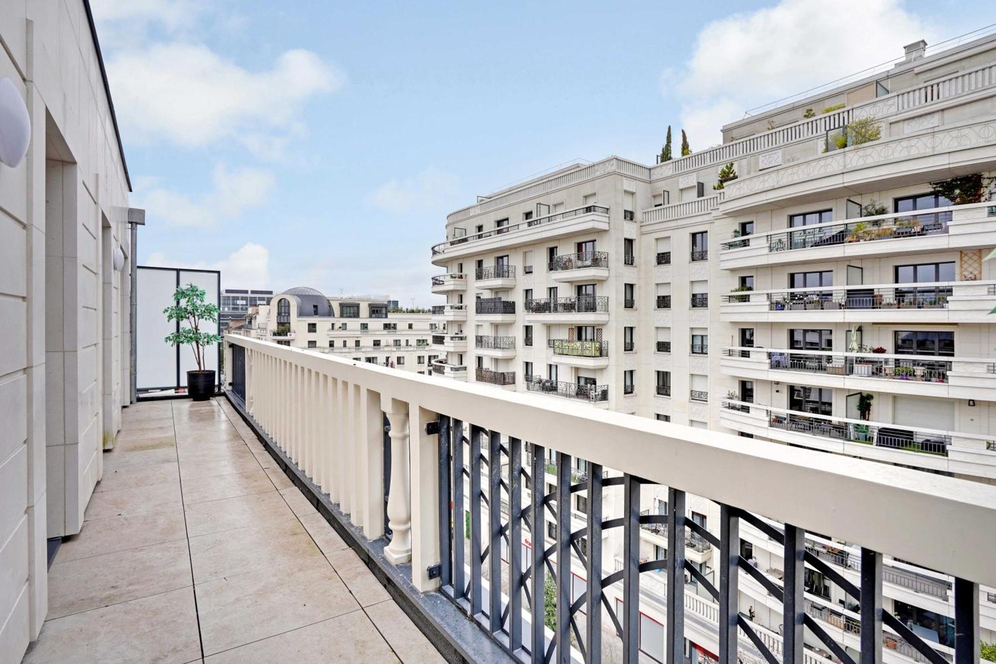 Raffinement Et Confort Dans Cette Residence A Levallois-Perret Esterno foto