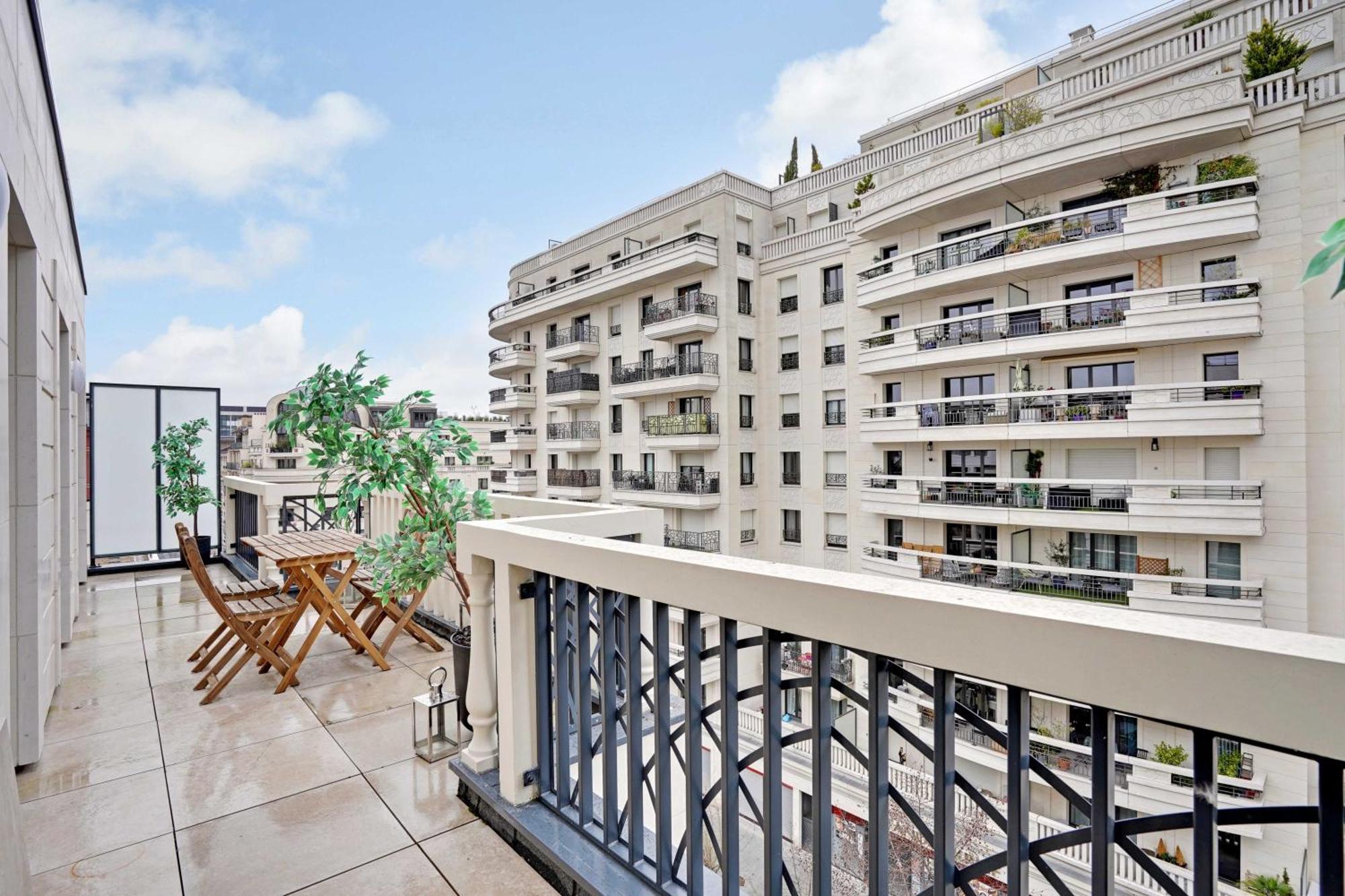 Raffinement Et Confort Dans Cette Residence A Levallois-Perret Esterno foto