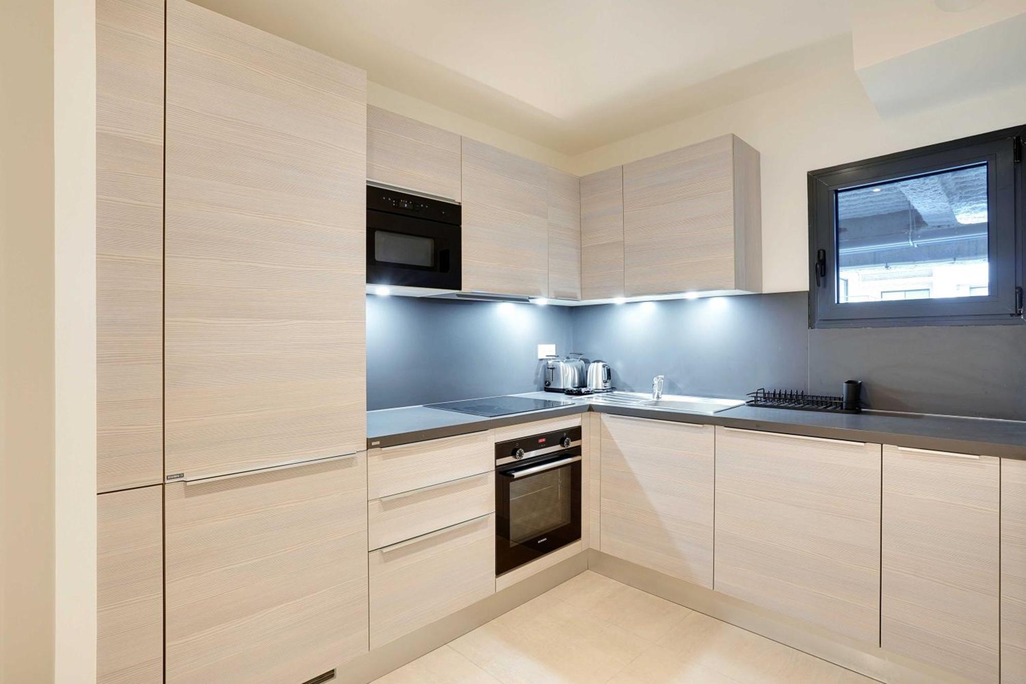 Raffinement Et Confort Dans Cette Residence A Levallois-Perret Esterno foto