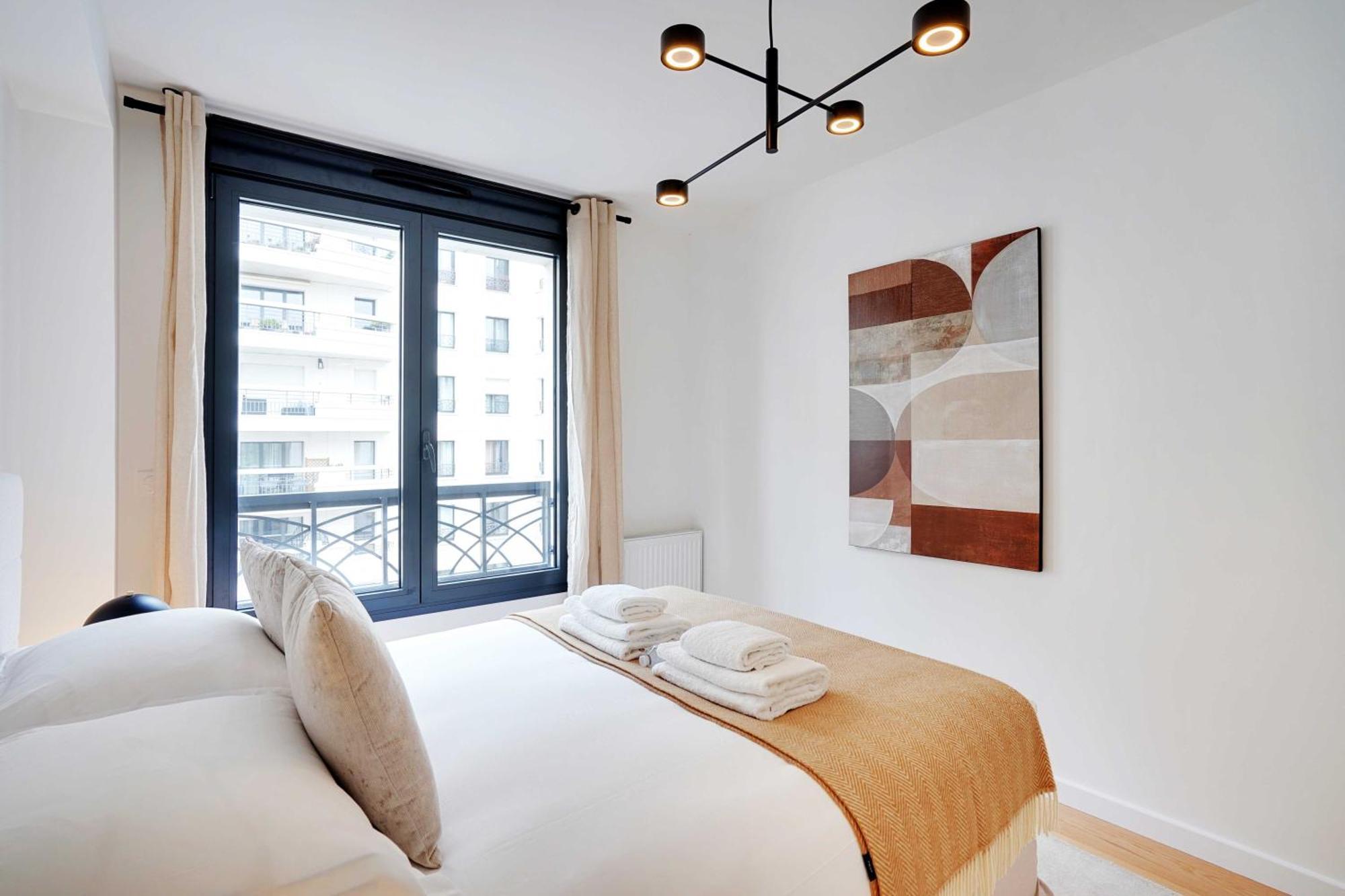 Raffinement Et Confort Dans Cette Residence A Levallois-Perret Esterno foto