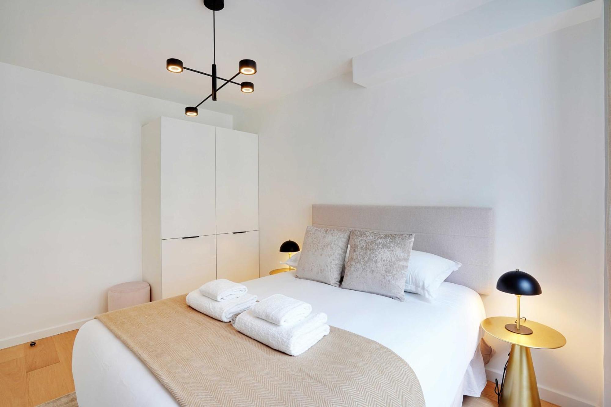Raffinement Et Confort Dans Cette Residence A Levallois-Perret Esterno foto