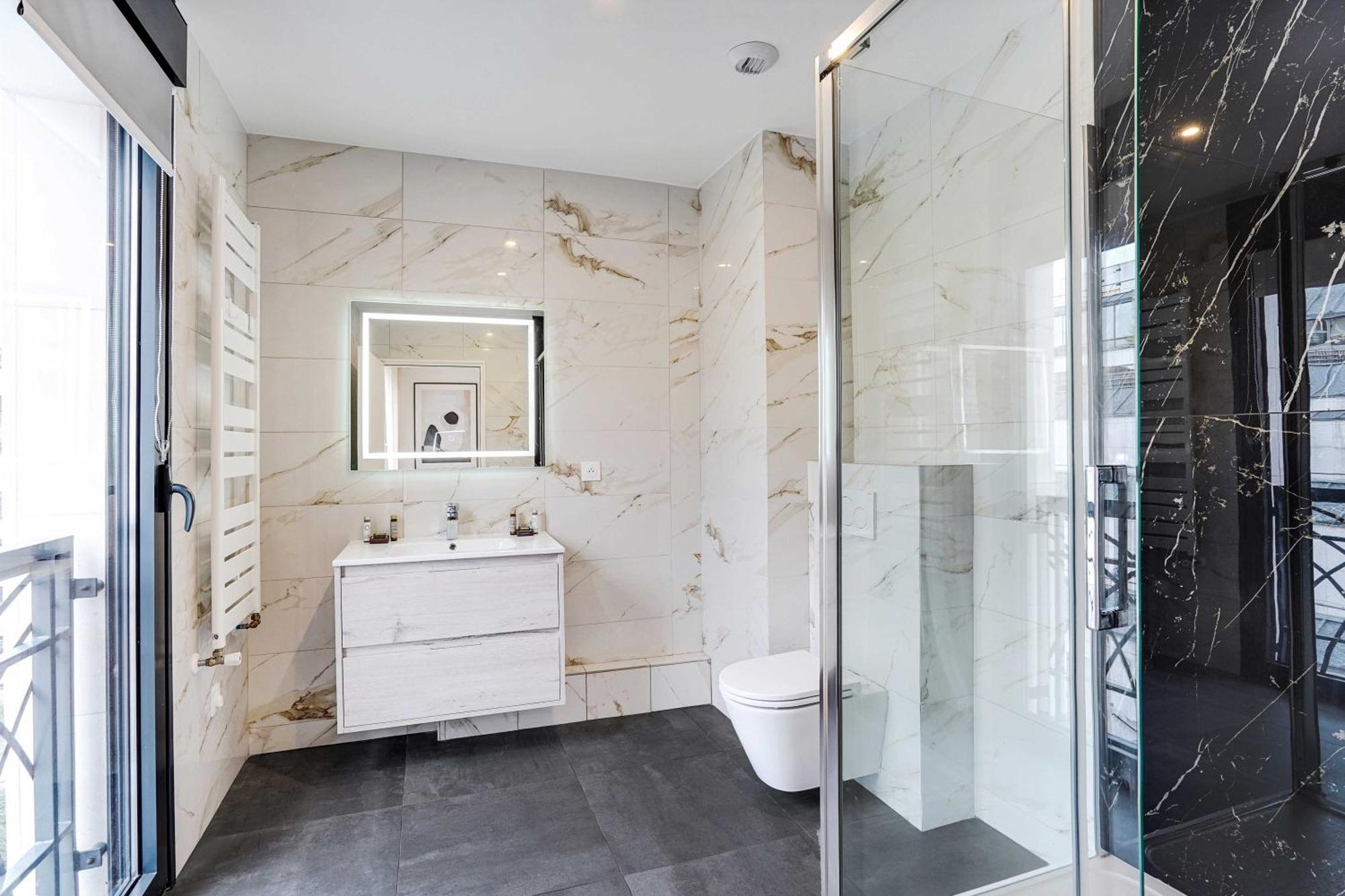 Raffinement Et Confort Dans Cette Residence A Levallois-Perret Esterno foto